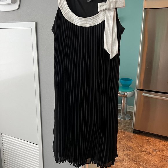 A Little Black Dress to Remember! - Picture 8 of 9